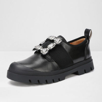 Elegante scarpe da piattaforma femminile di colore rosso con suola esterna di gomma