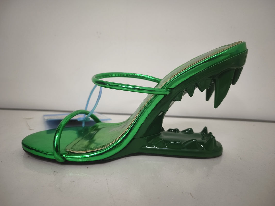 Slip On Type Chiusura Donna Pompa tacchi con rivestimento in pelle Materiale verde