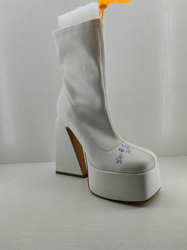 Stili stilizzati stivali alti da donna con chiusura per l'autunno-inverno